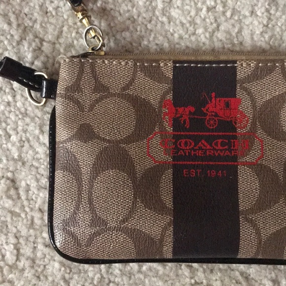 👜EUC Brown Coach Wristlet - Picture 2 of 5